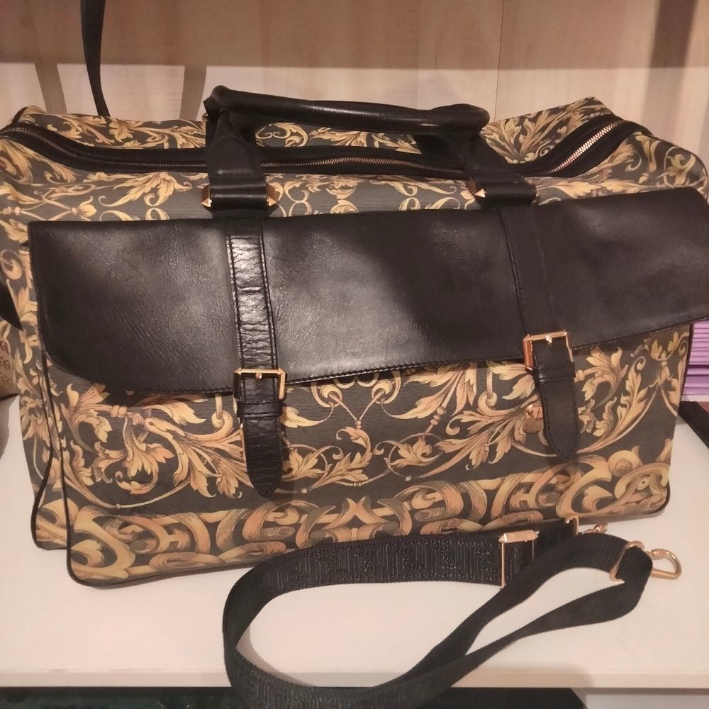 One of a kind 💥1980s Gianni Versace Travel bag